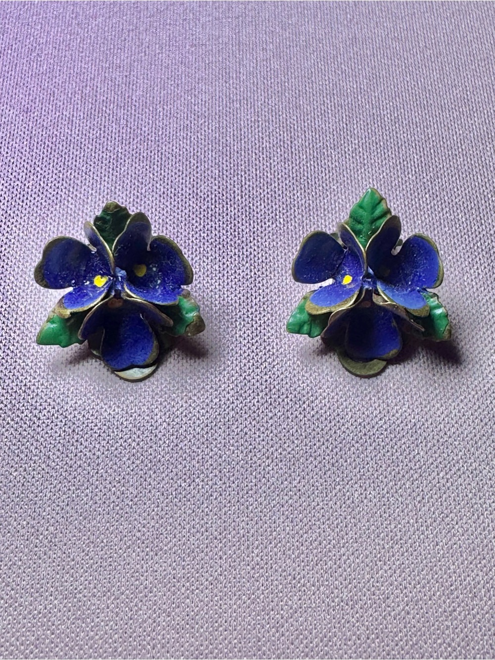 Vintage Purple Violet Floral Clip-On Earrings – Enamel Flower Gold Tone